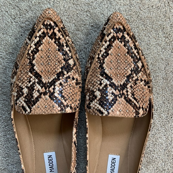 Steve Madden snake feather studded loader size 9 - Picture 2 of 3